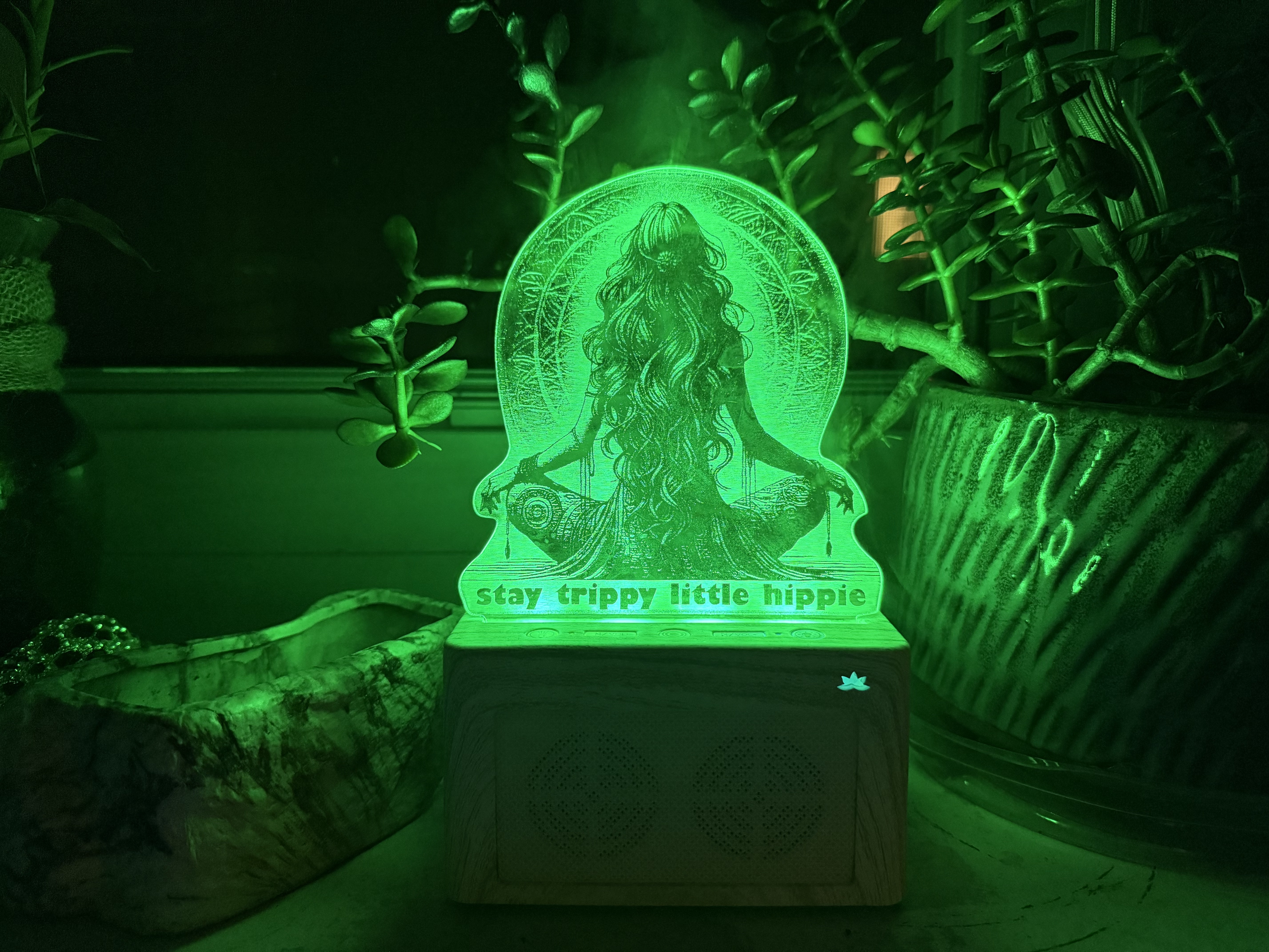 Kizmah Aromatherapy Lamp - Stay Trippy Little Hippie