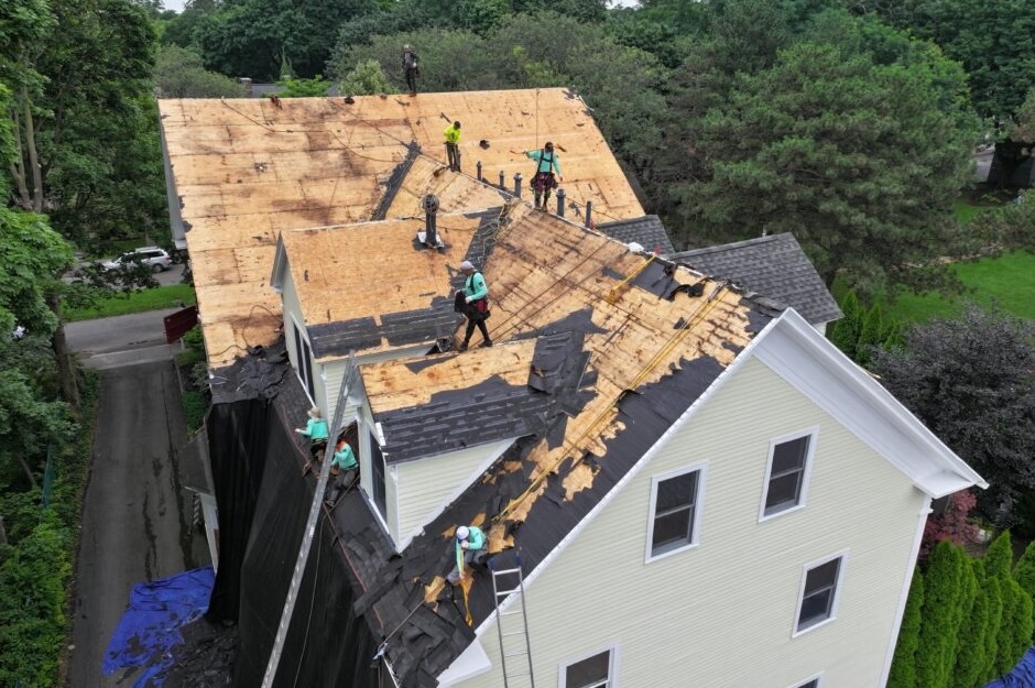 How to Assess Your Roof’s Age and Know When It’s Time for Repairs