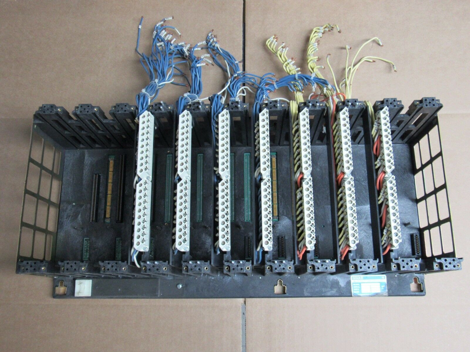 Modicon AS-H827-003 11 Slot Rack