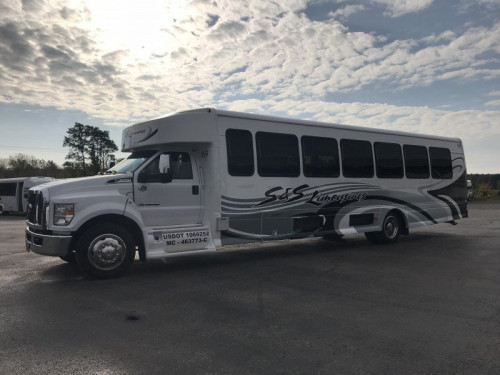 limo bus in Buffalo NY exterior
