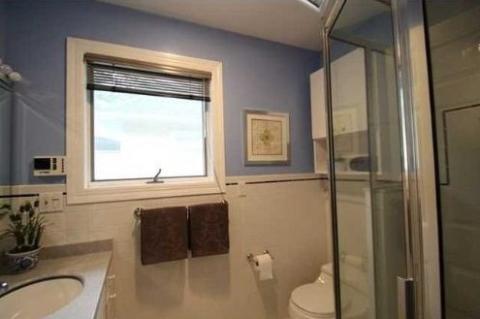 before image of ourdated bathroom before renovation