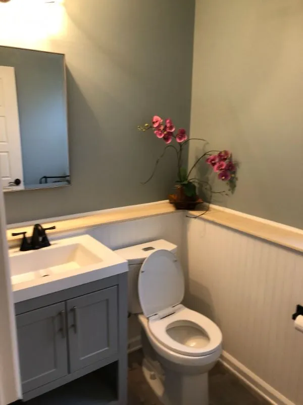 Cricket Hill Drive 2 bathroom