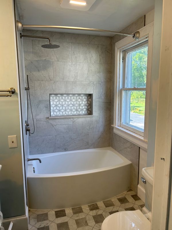 Monroe Street 4 bathroom