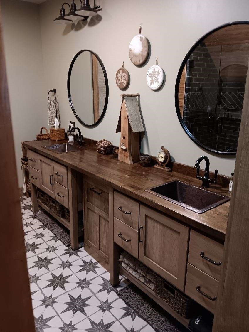 brown and dark metal bathroom