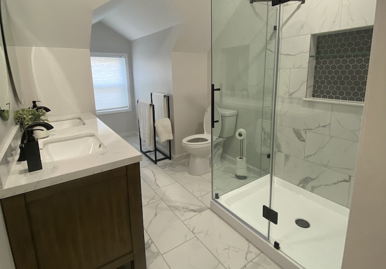 gallery-1 bright bathroom