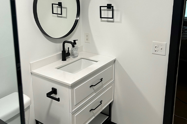 Pennicott Circle bathroom