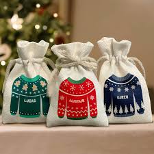 GIFT BAGS HOLIDAY SWEATER