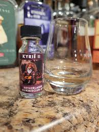 RAISING GLASSES KYRIE II RUM