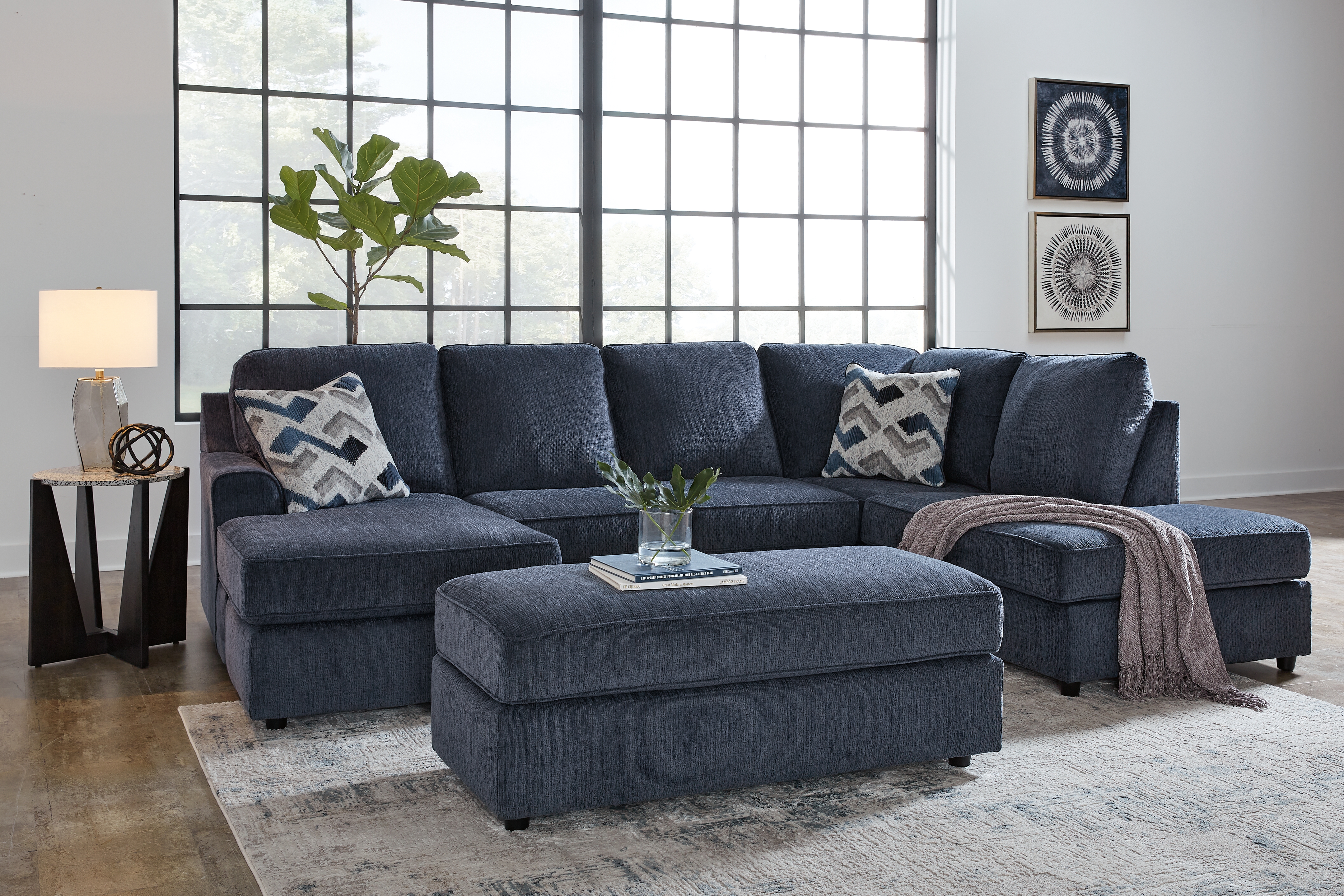 Albar Place - 3 Pc. - 2-Piece Sectional With Laf Sofa Chaise, Ottoman - Cobalt