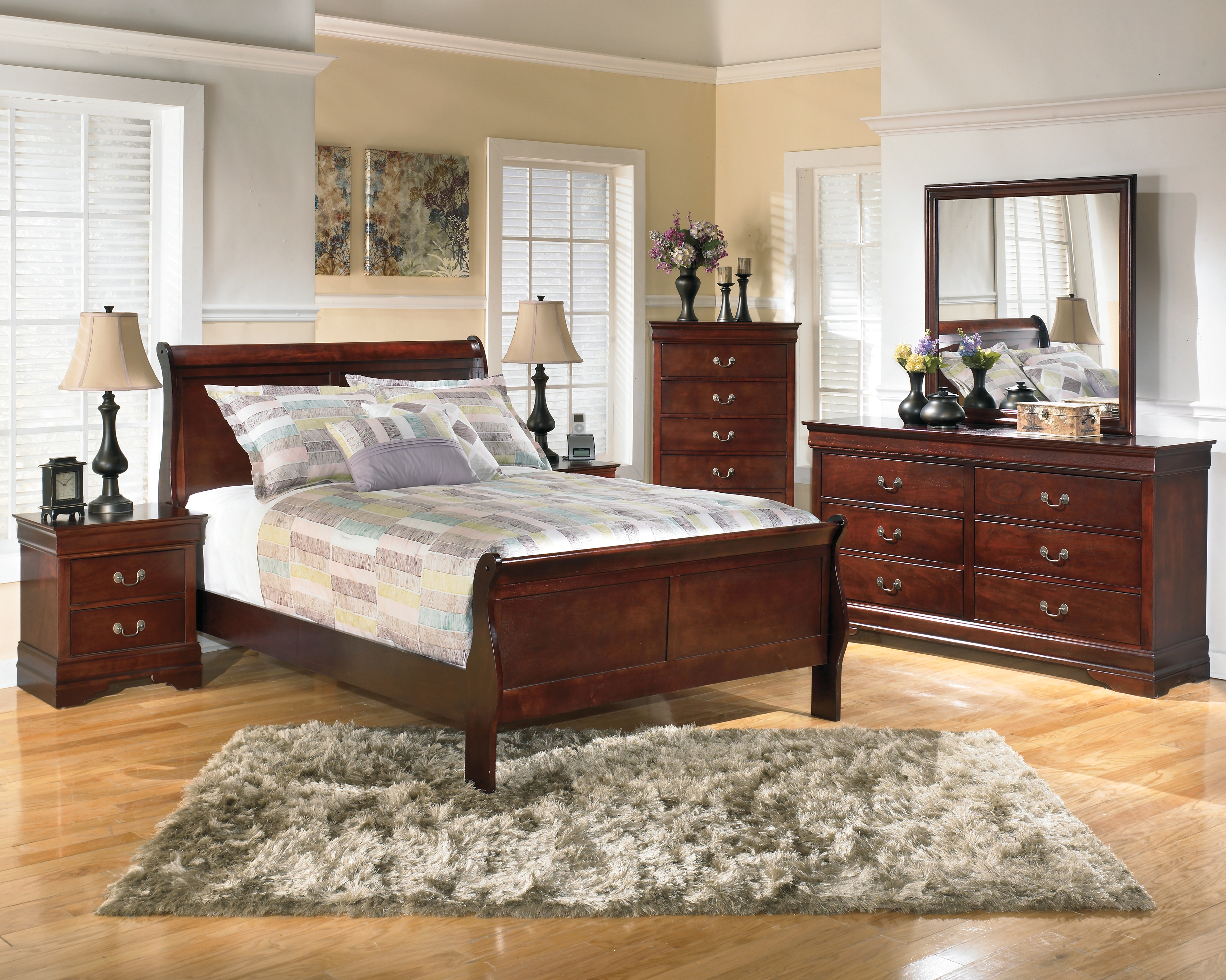 Alisdair - 6 Pc. - Dresser, Mirror, Chest, Full Sleigh Bed, Nightstand - Dark Brown