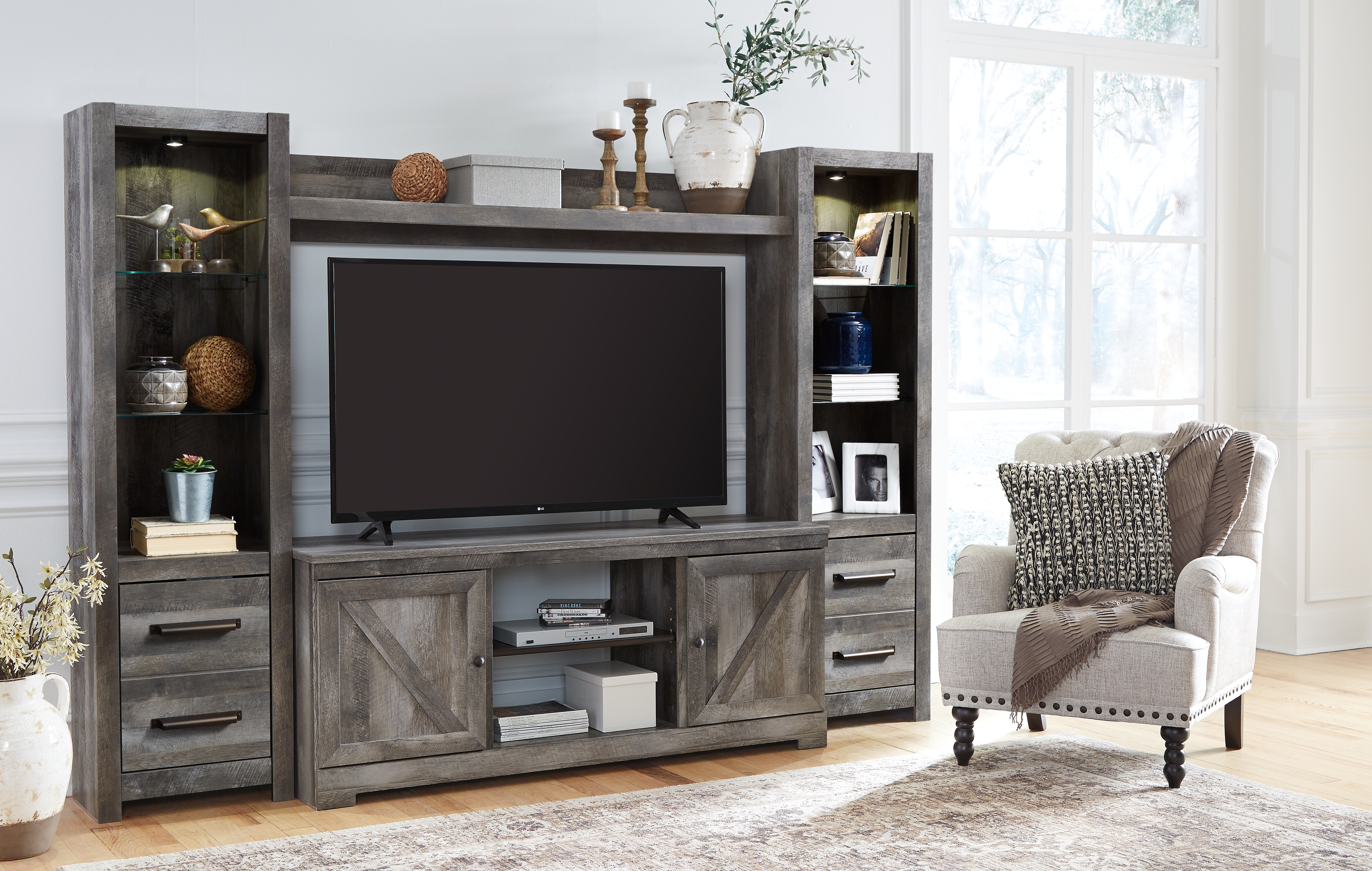 Wynnlow - 4 Pc. - Entertainment Center - 63" TV Stand - Gray