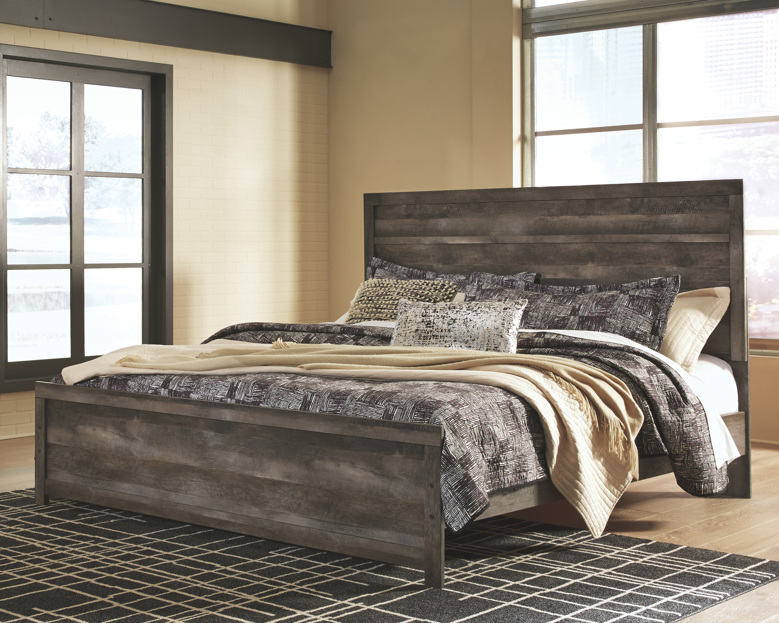 Wynnlow - King Panel Bed - Gray