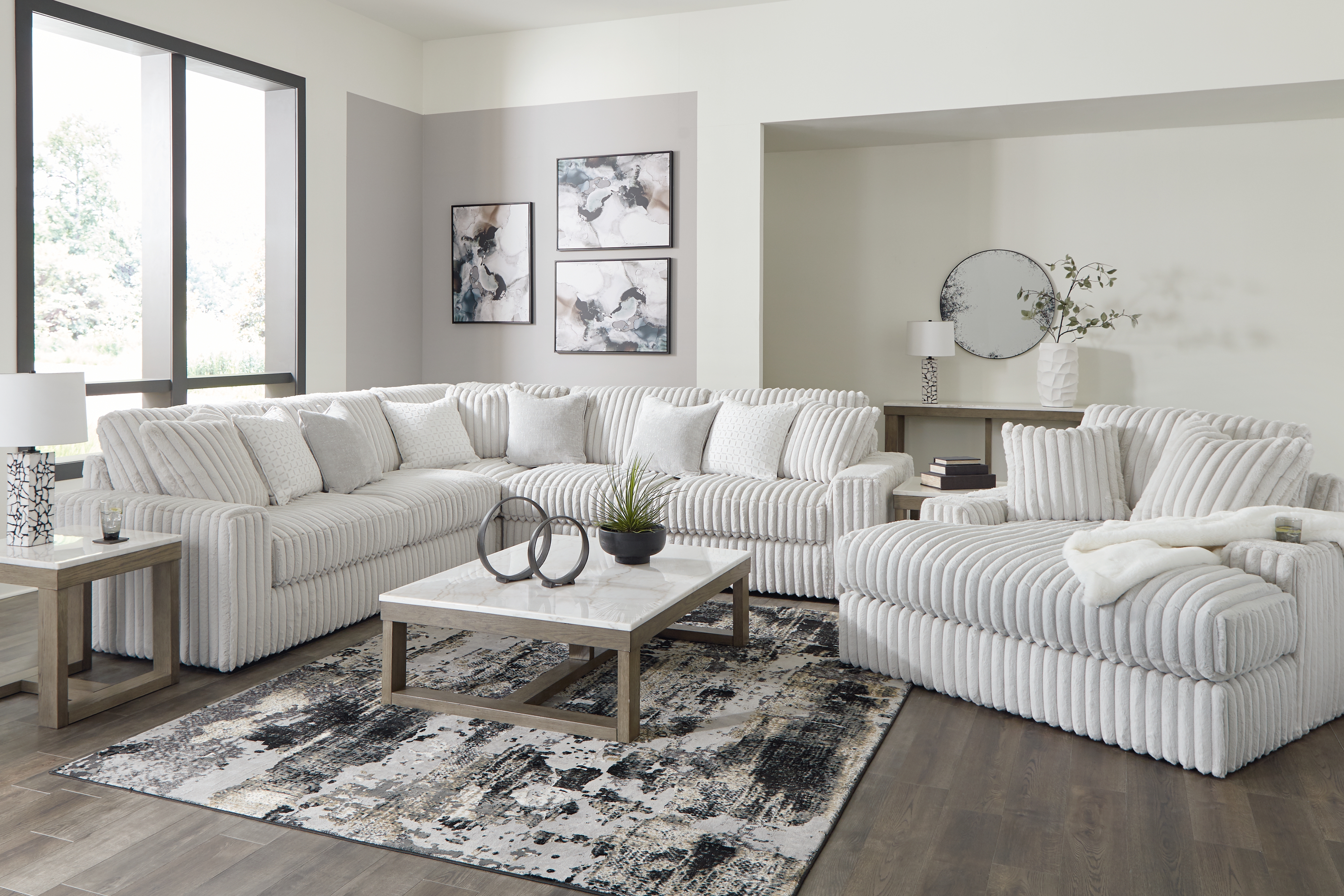 Stupendous - 4 Pc. - 3-Piece Sectional, Oversized Chaise - Alloy