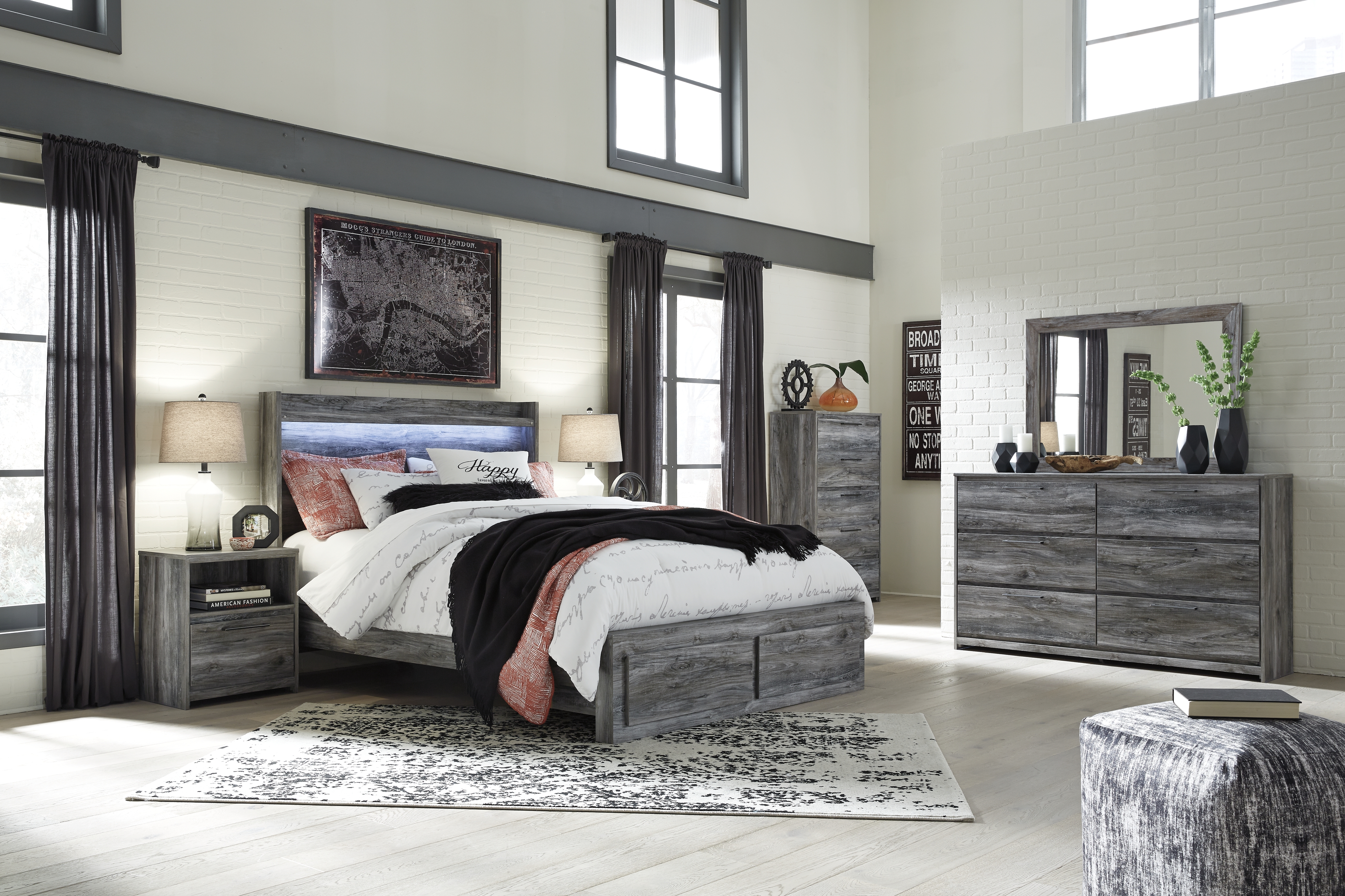 Baystorm - 9 Pc. - Dresser, Mirror, Chest, Queen Panel Bed with 2 Storage Drawers, 2 Nightstands - Gray