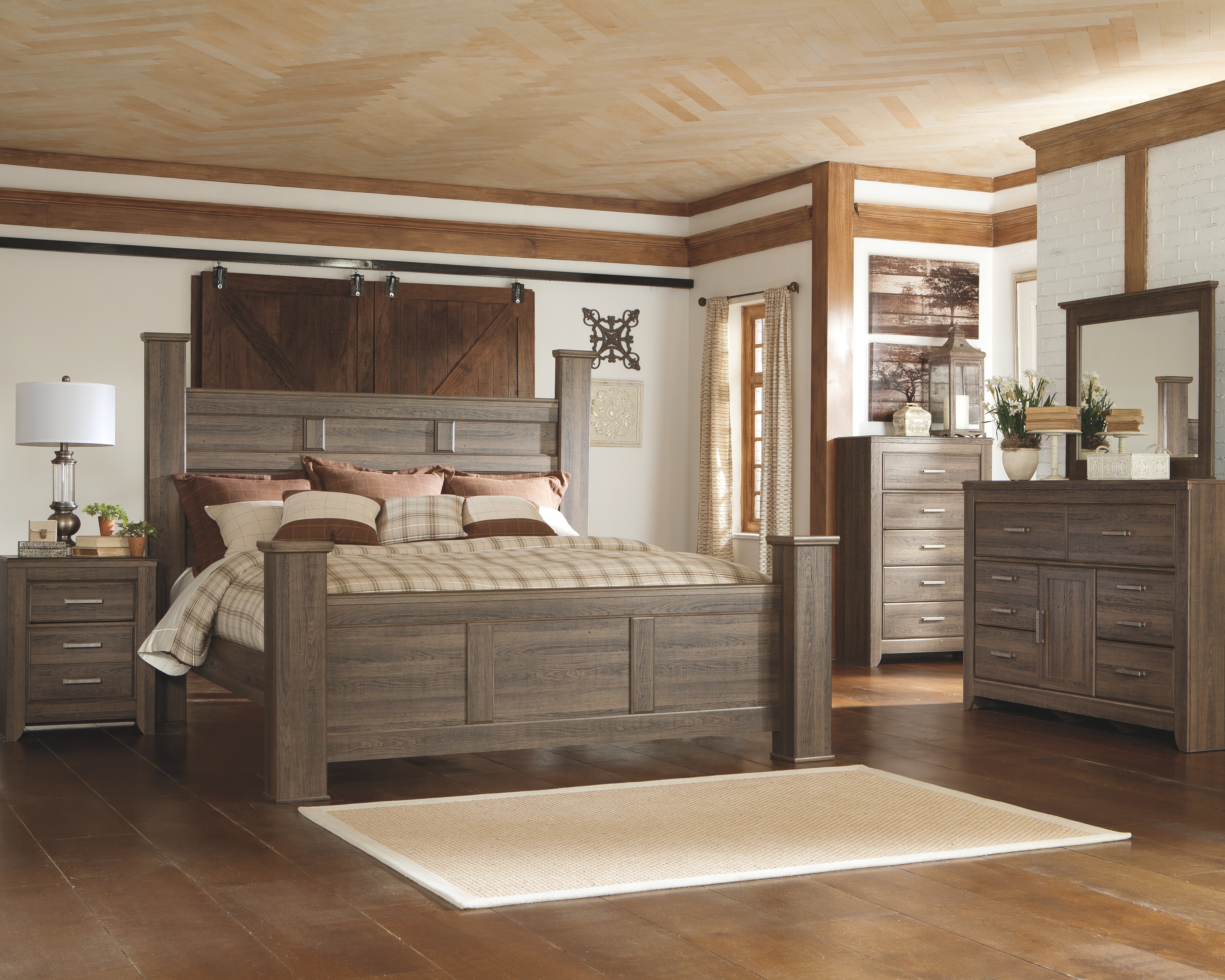 Juararo - 5 Pc. - Dresser, Mirror, King Poster Bed - Dark Brown