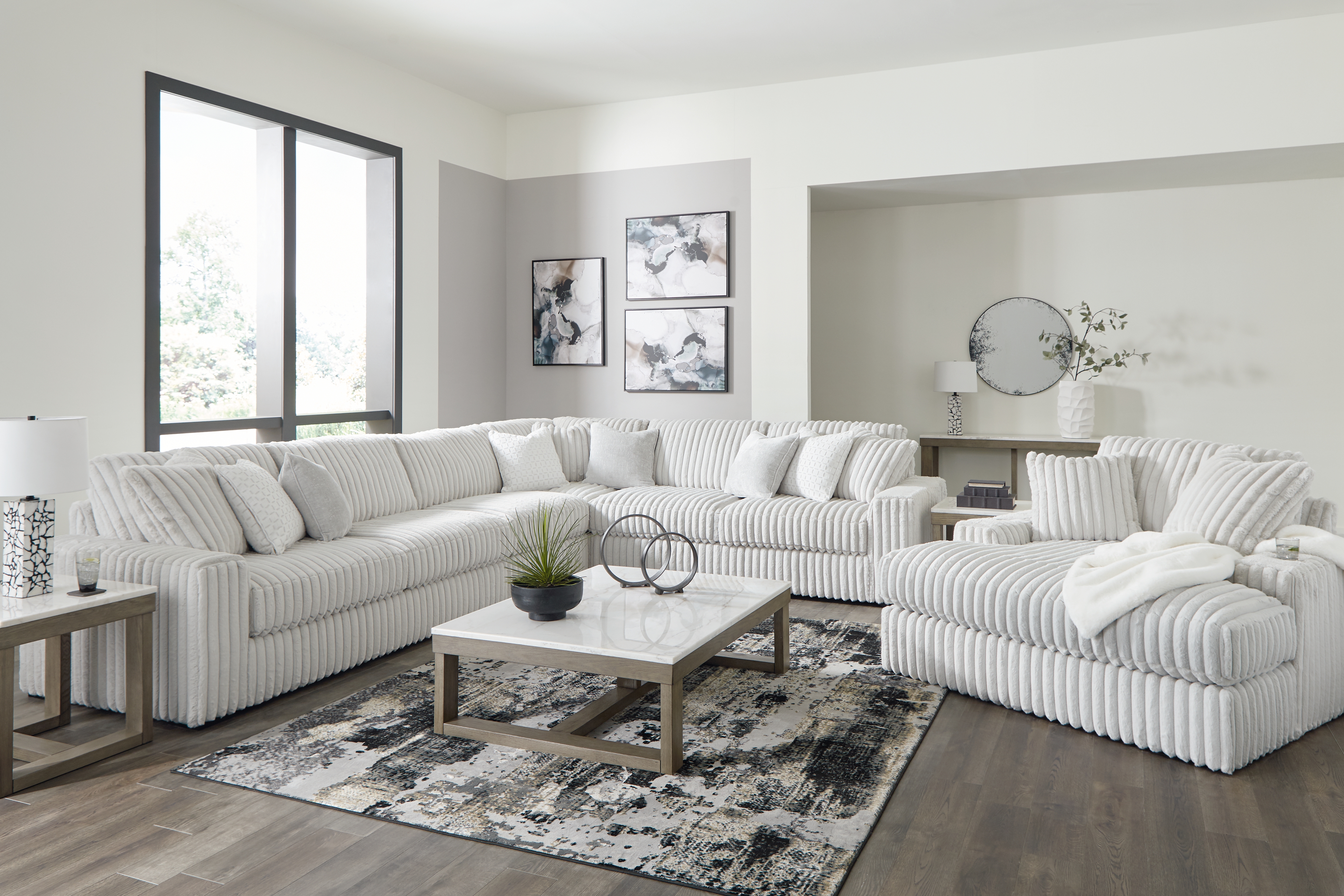 Stupendous - 5 Pc. - 4-Piece Sectional, Oversized Chaise - Alloy