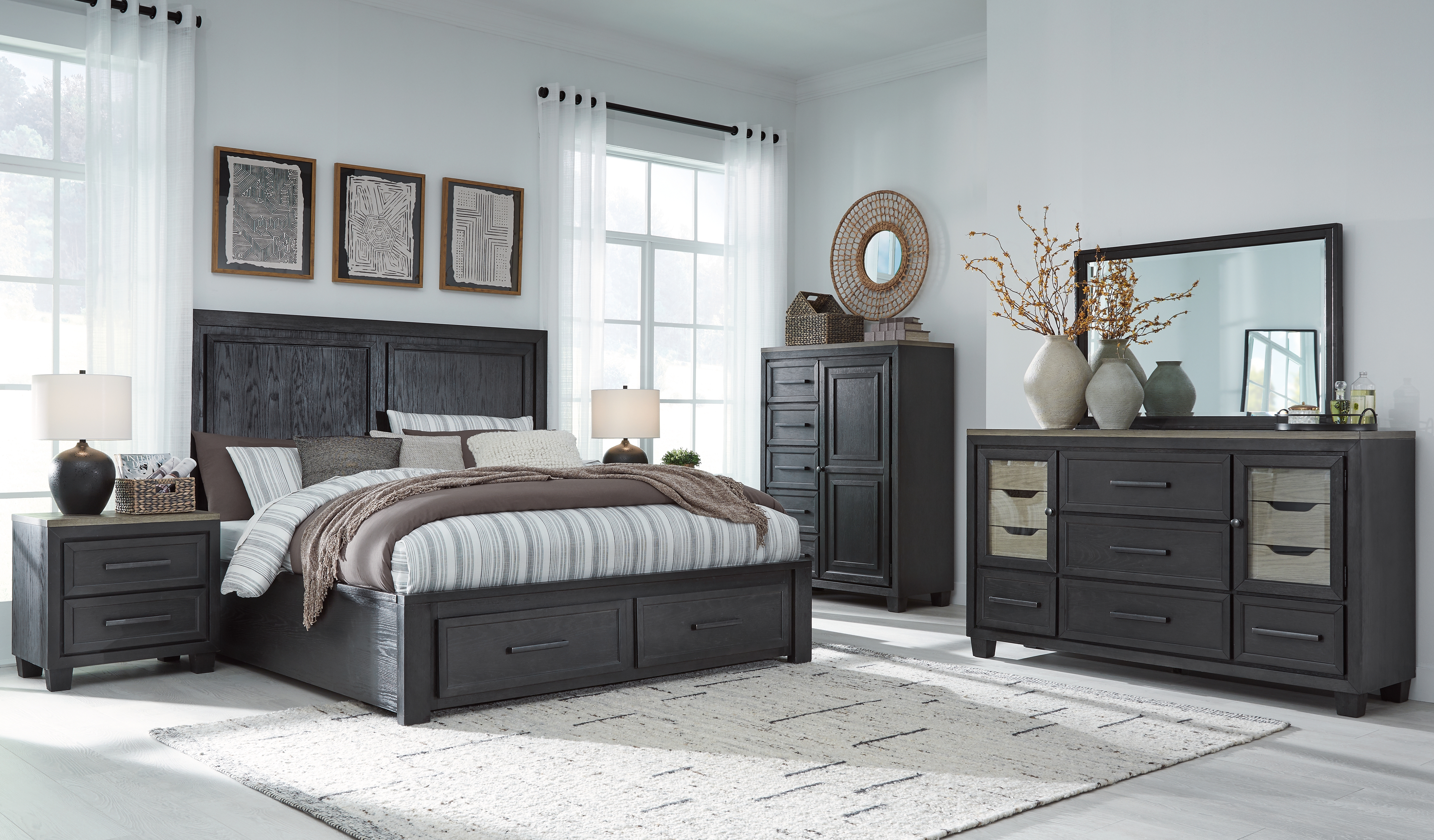Foyland - 7 Pc. - Dresser, Mirror, King Panel Storage Bed, 2 Nightstands - Black / Brown