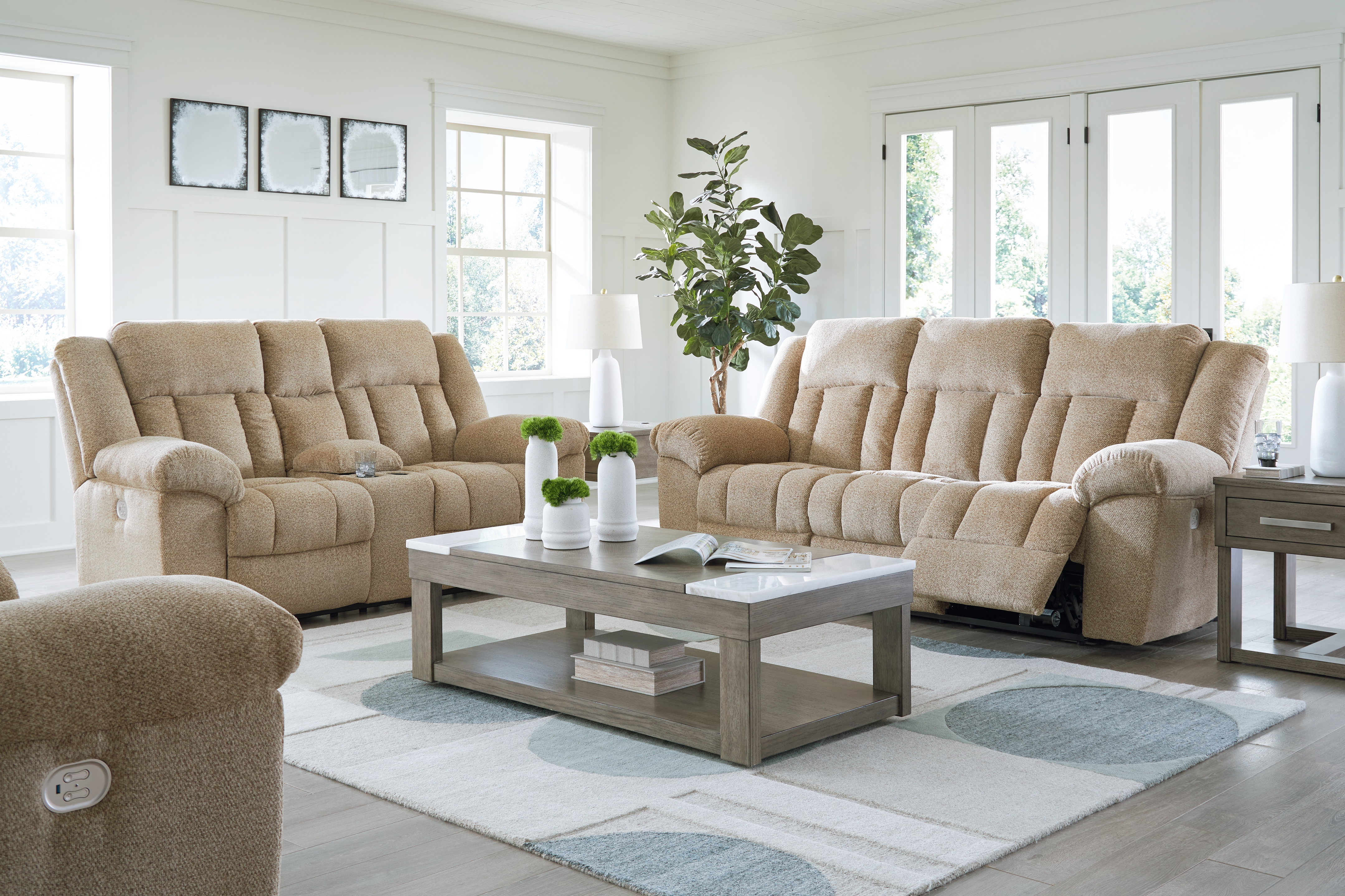 Tip-Off - 3 Pc. - Power Reclining Sofa, Power Reclining Loveseat, Power Recliner - Wheat