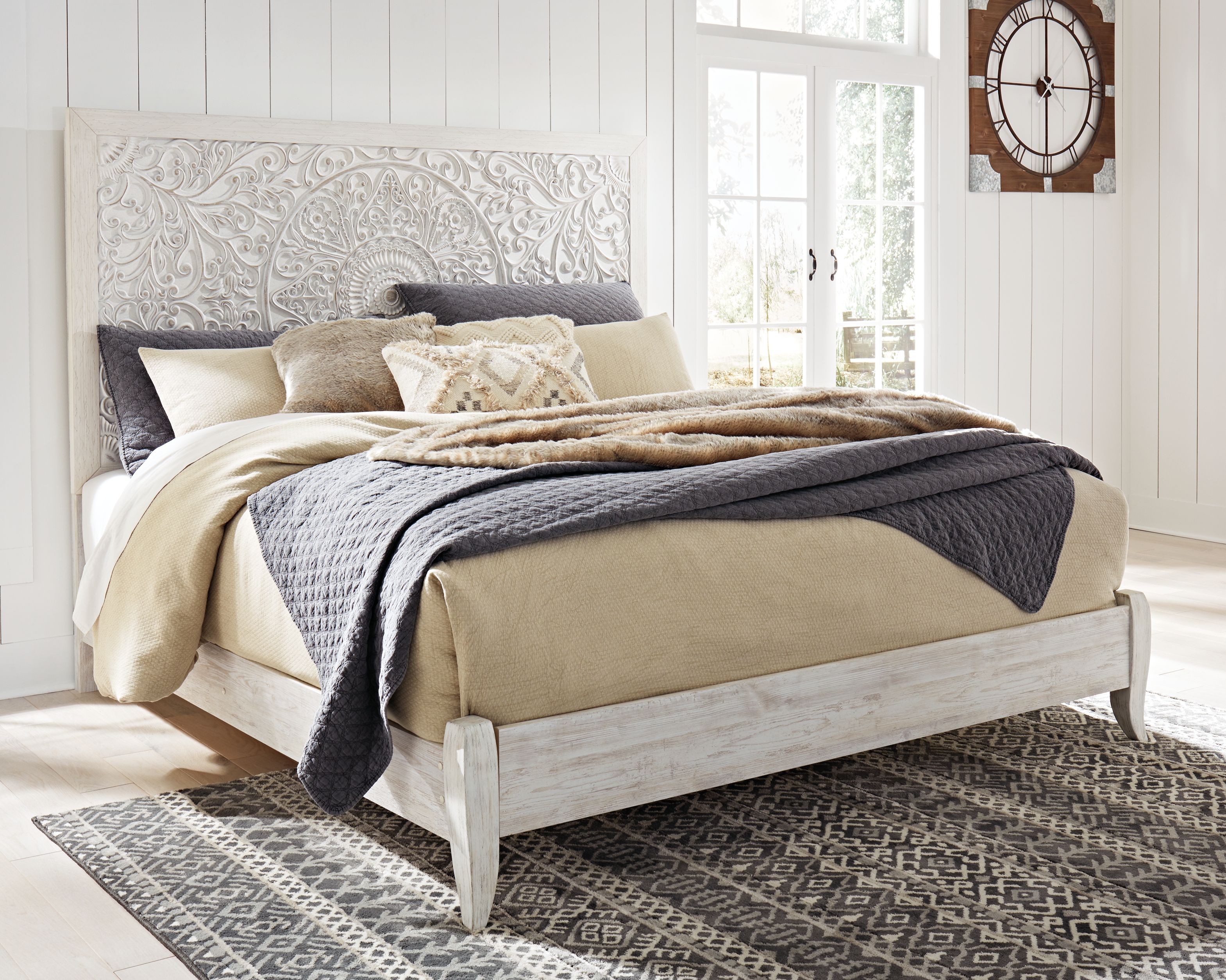 Paxberry - King Panel Bed - Whitewash