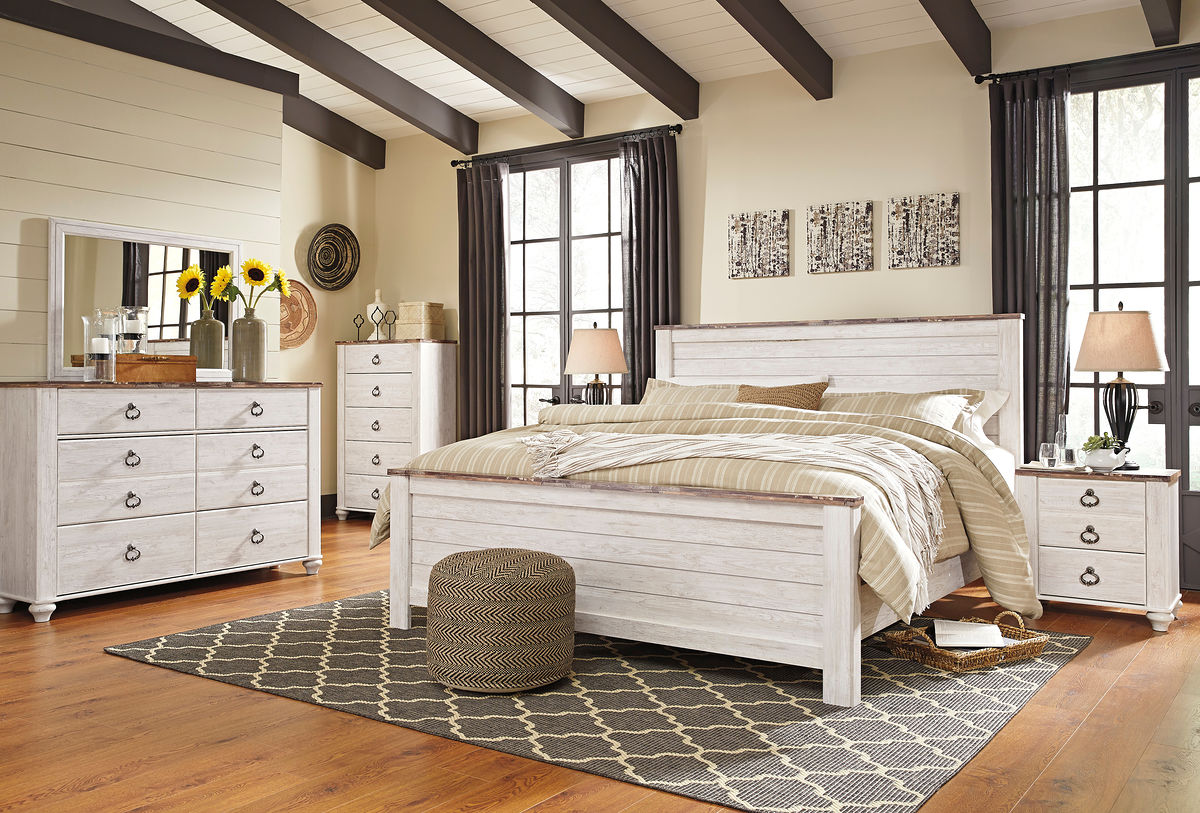 Willowton - 6 Pc. - Dresser, Mirror, Chest, King Panel Bed - Whitewash