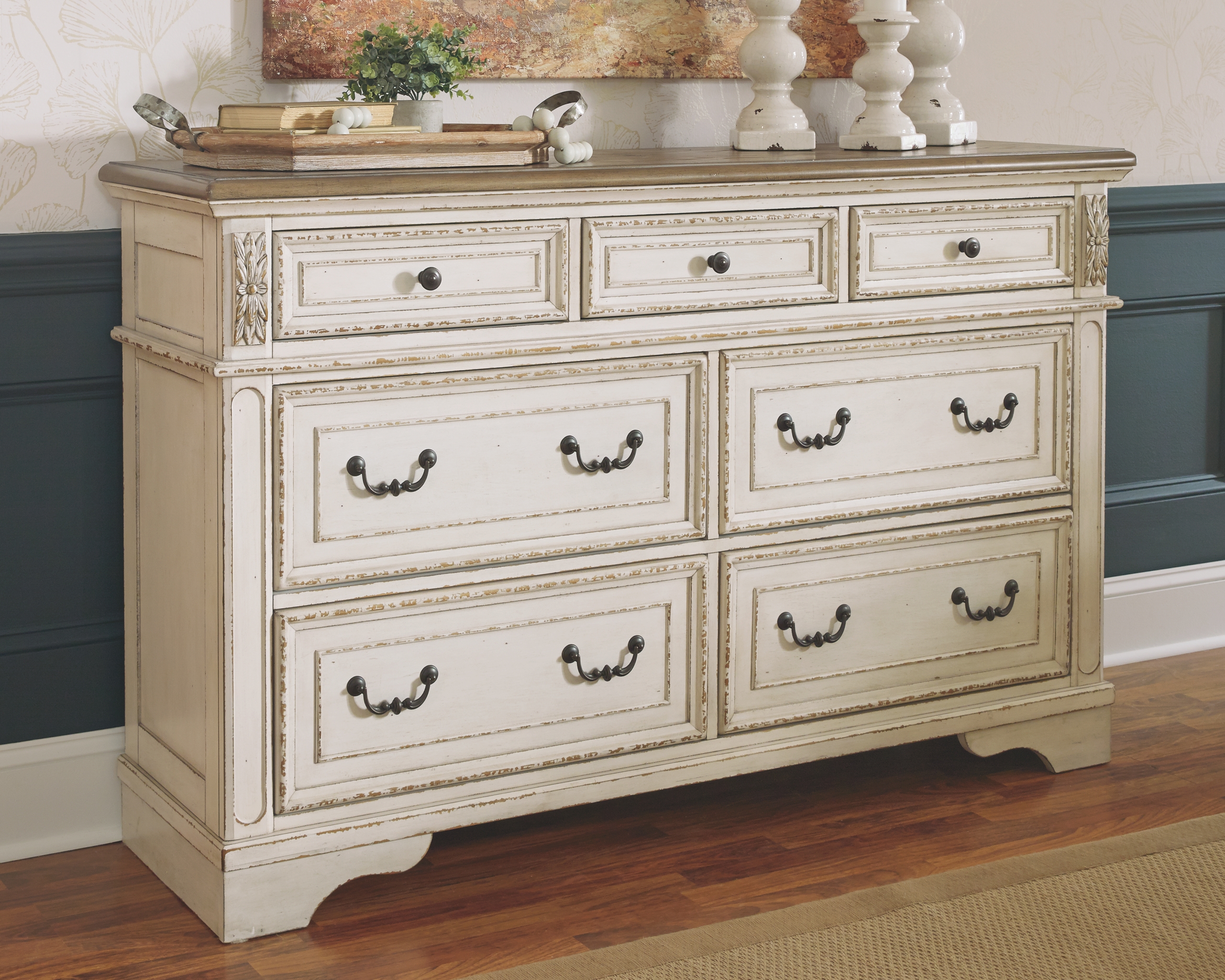 Realyn - Dresser - 7-drawer - White / Brown / Beige