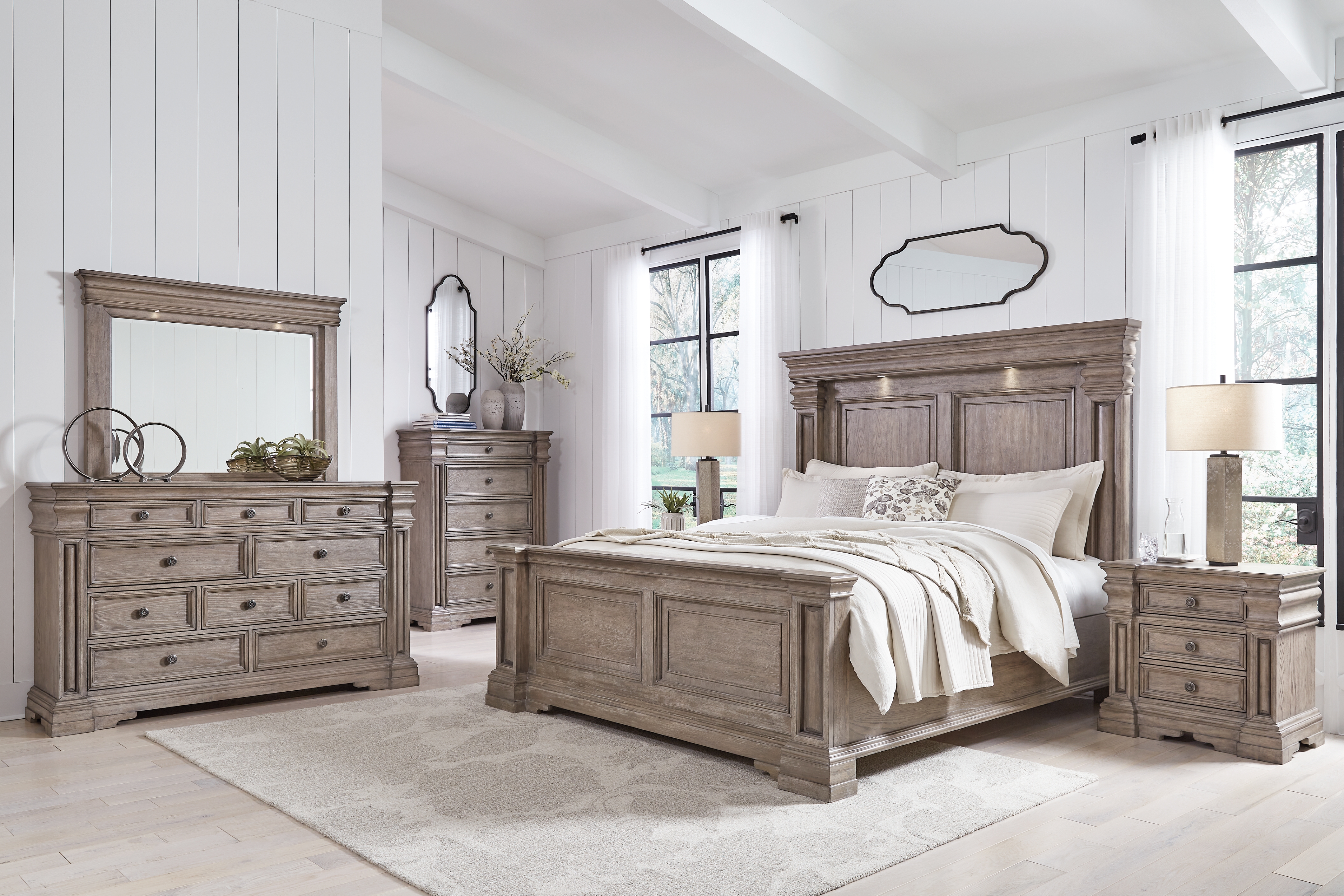 Blairhurst - 8 Pc. - Dresser, Mirror, Chest, King Panel Bed, 2 Nightstands - Light Grayish Brown