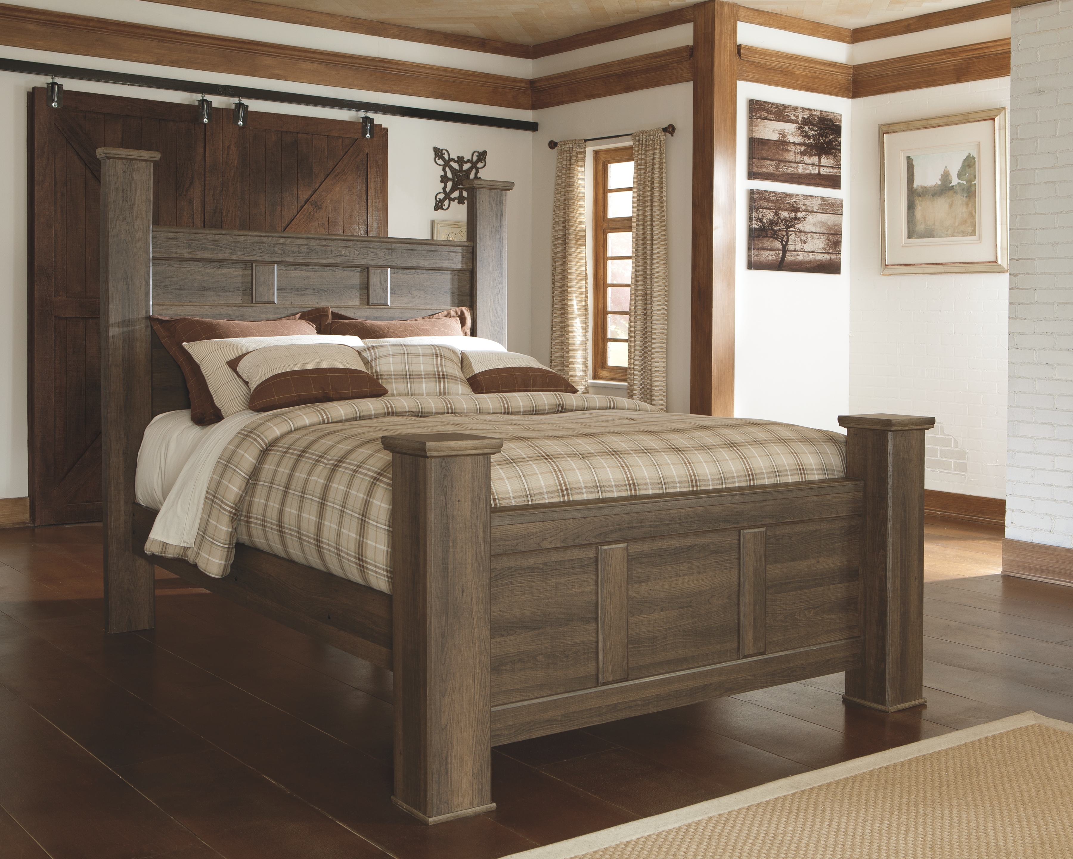 Juararo - Queen Poster Bed - Dark Brown