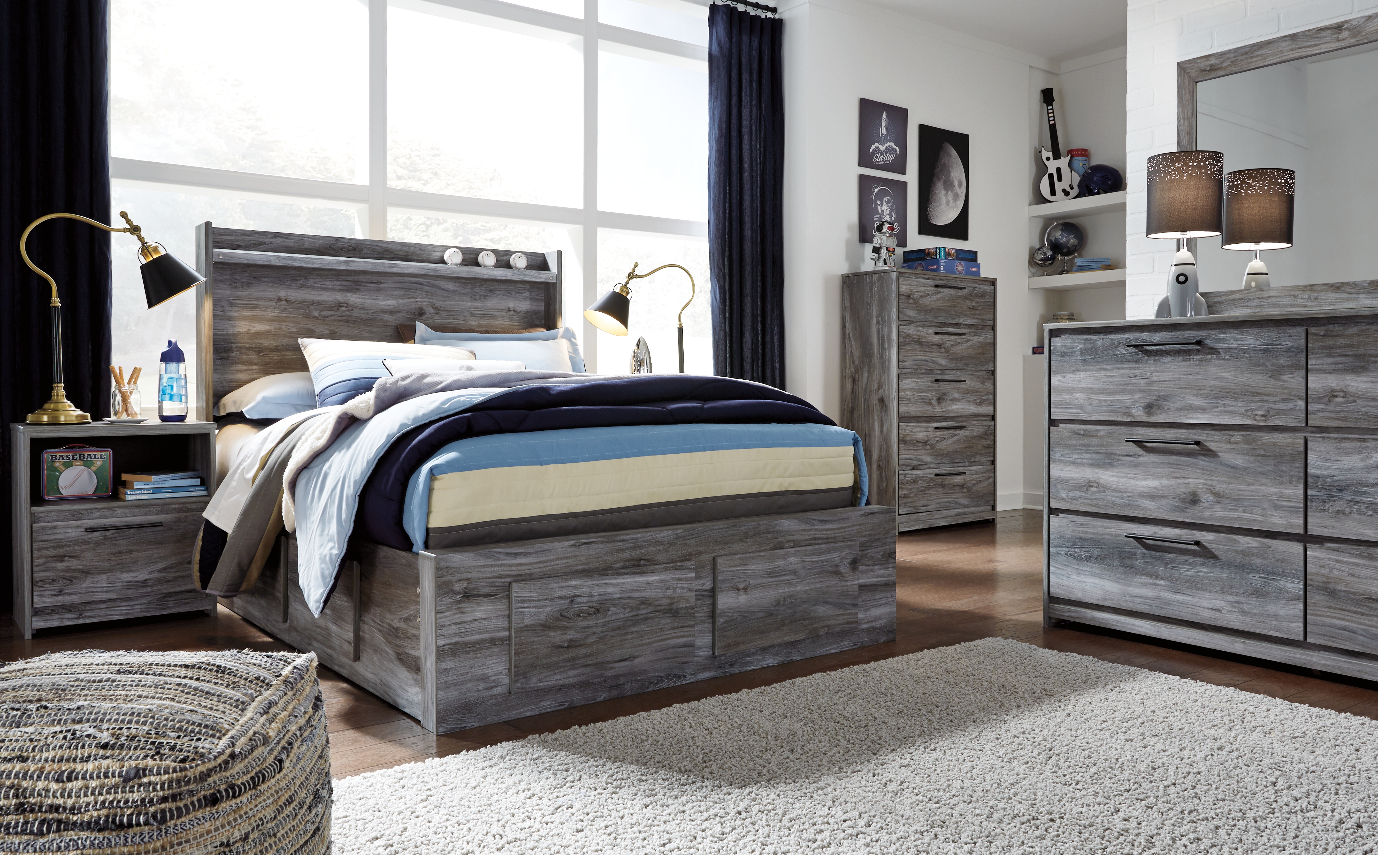 Baystorm - Full Panel Bed With 4 Storage Drawers - 9 Pc. - Dresser, Mirror, Full Bed, 2 Nightstands - Gray