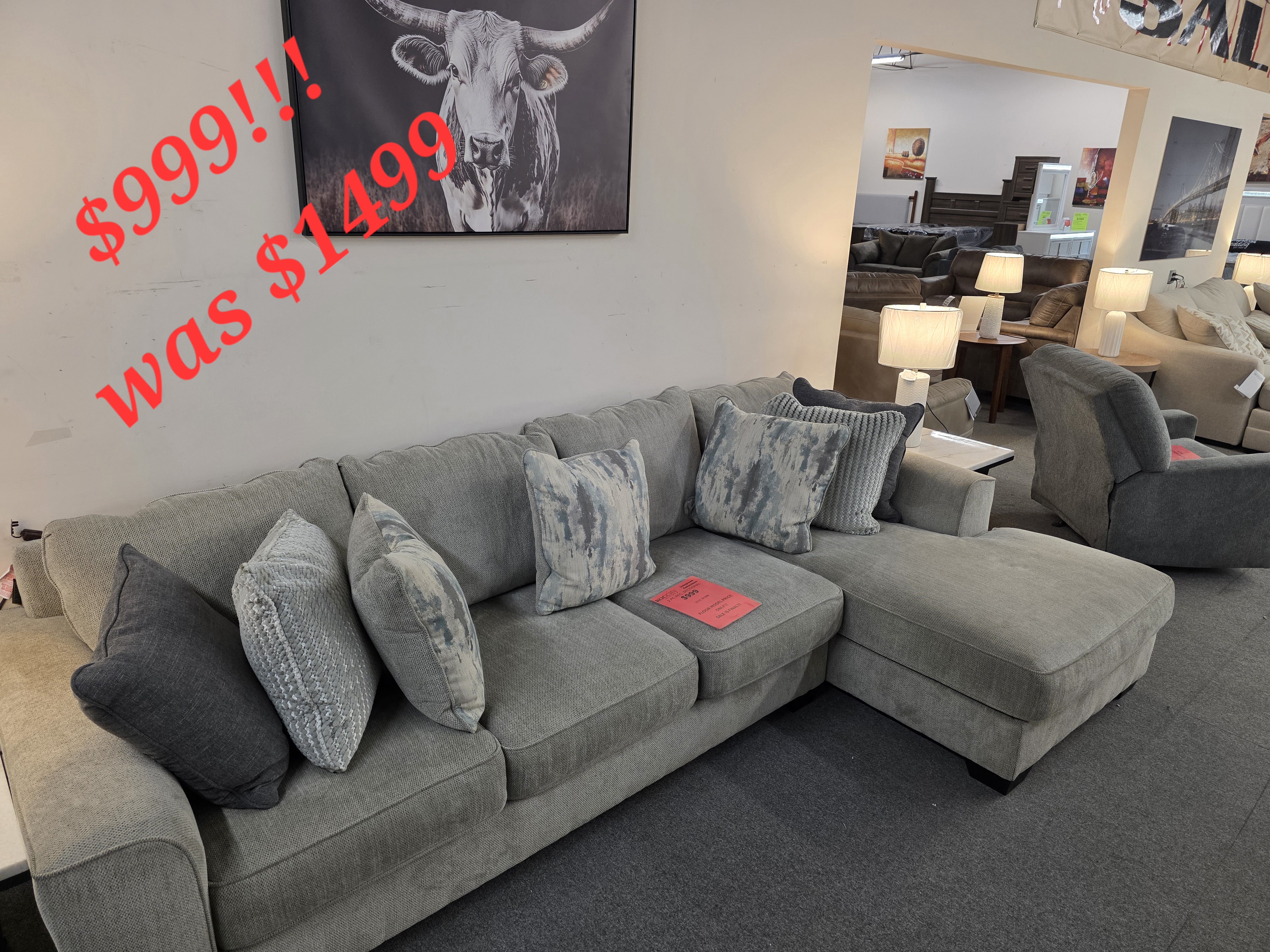 Floor Model Section w/Chaise