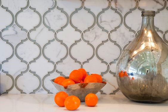 Arabesque tile backsplash