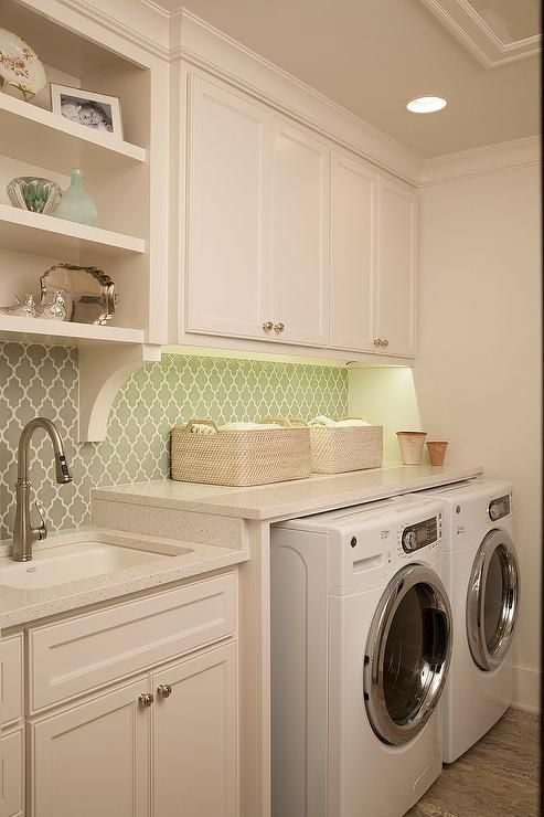 Arabesque laundry room tile