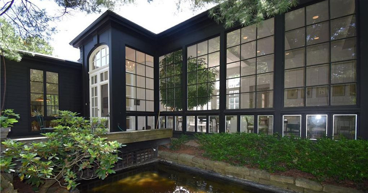 A Custom European Kitchen for a Modern Rochester Home