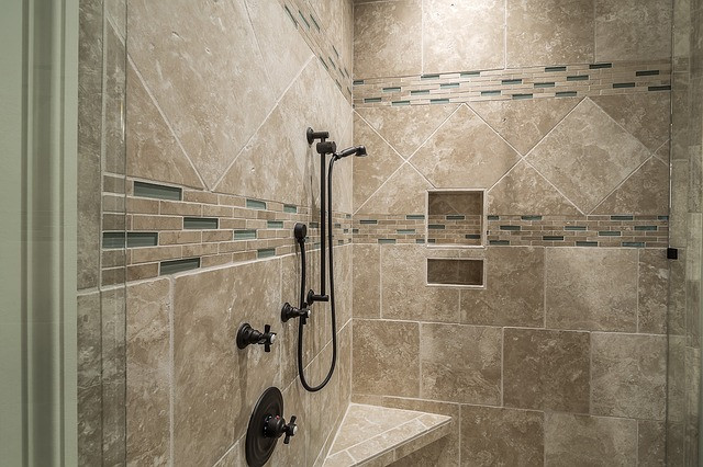Horizontal Tiled Showers