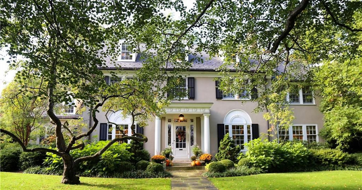 A Twist On a Classic White Kitchen