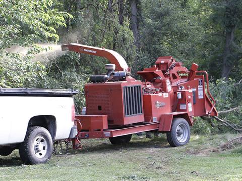 oakes tree service chipper