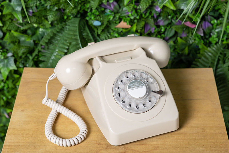 Close-up ROC'n Audio booth vintage phone