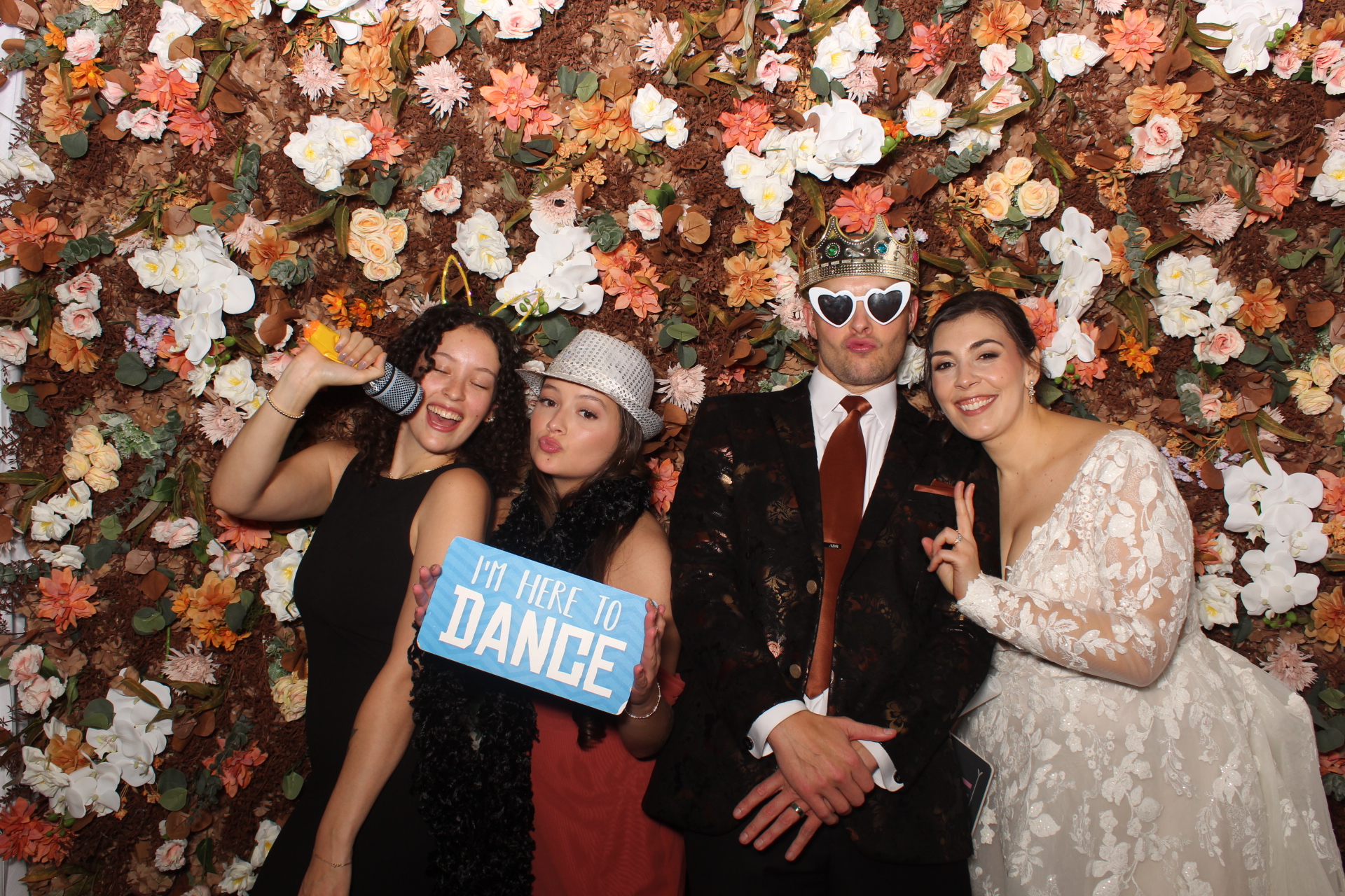 Fall in Love photo booth view