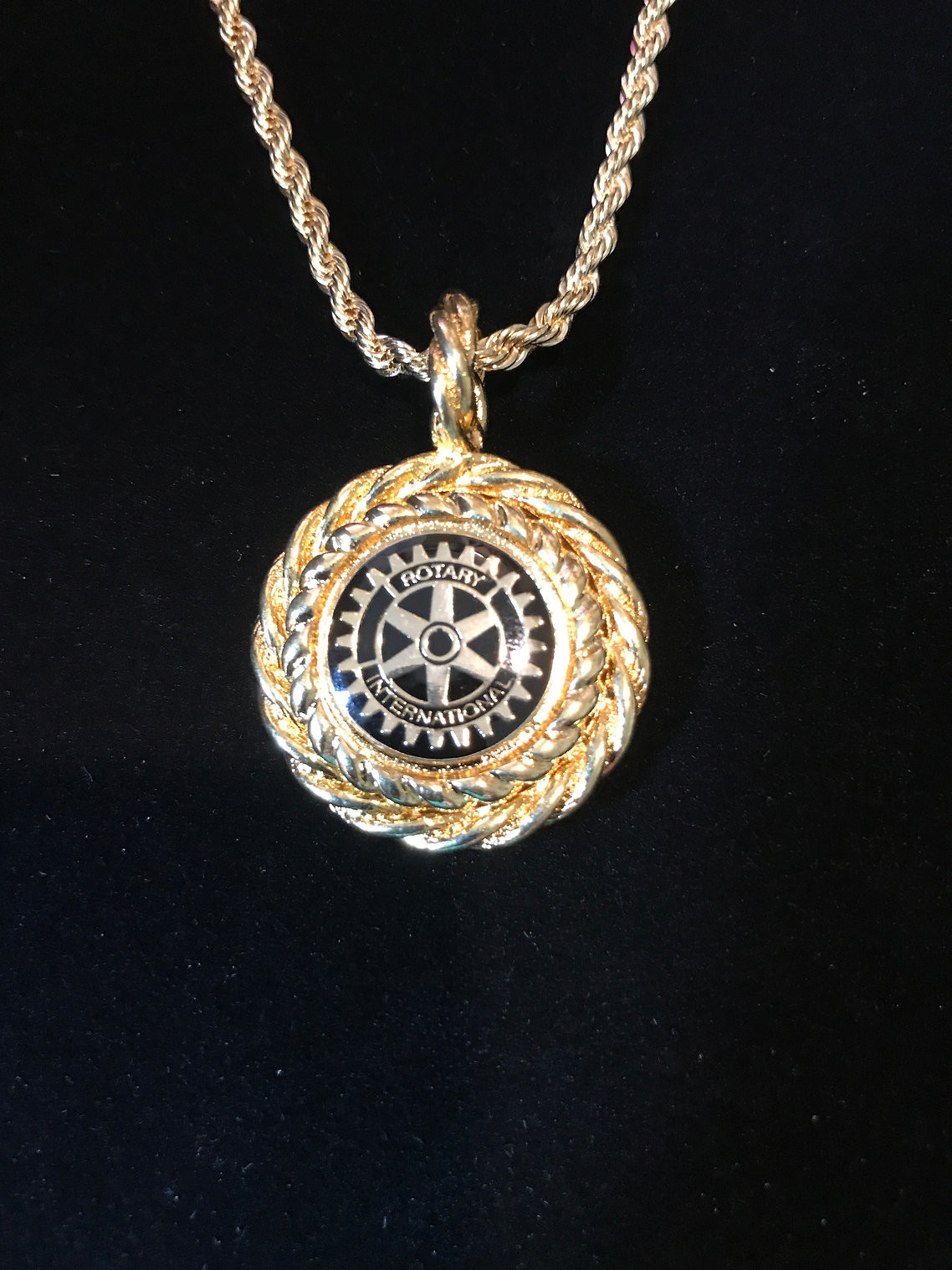 Rotary International Rope Medallion