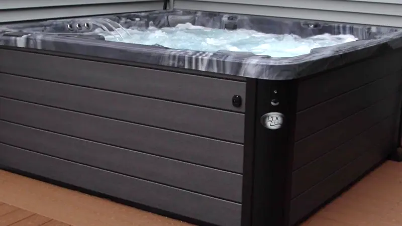 Luxury Series Hot Tubs