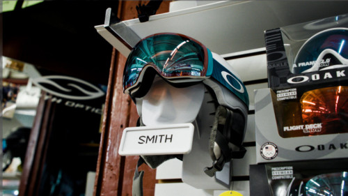 blue oakley brand ski goggles