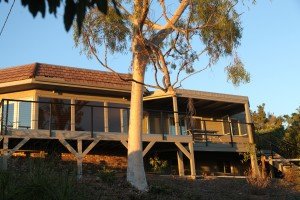 Benefits of Aluminum and Stainless Cable Railings