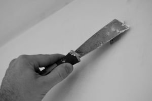 How to Fix Small and Medium Sized Holes in your Wall