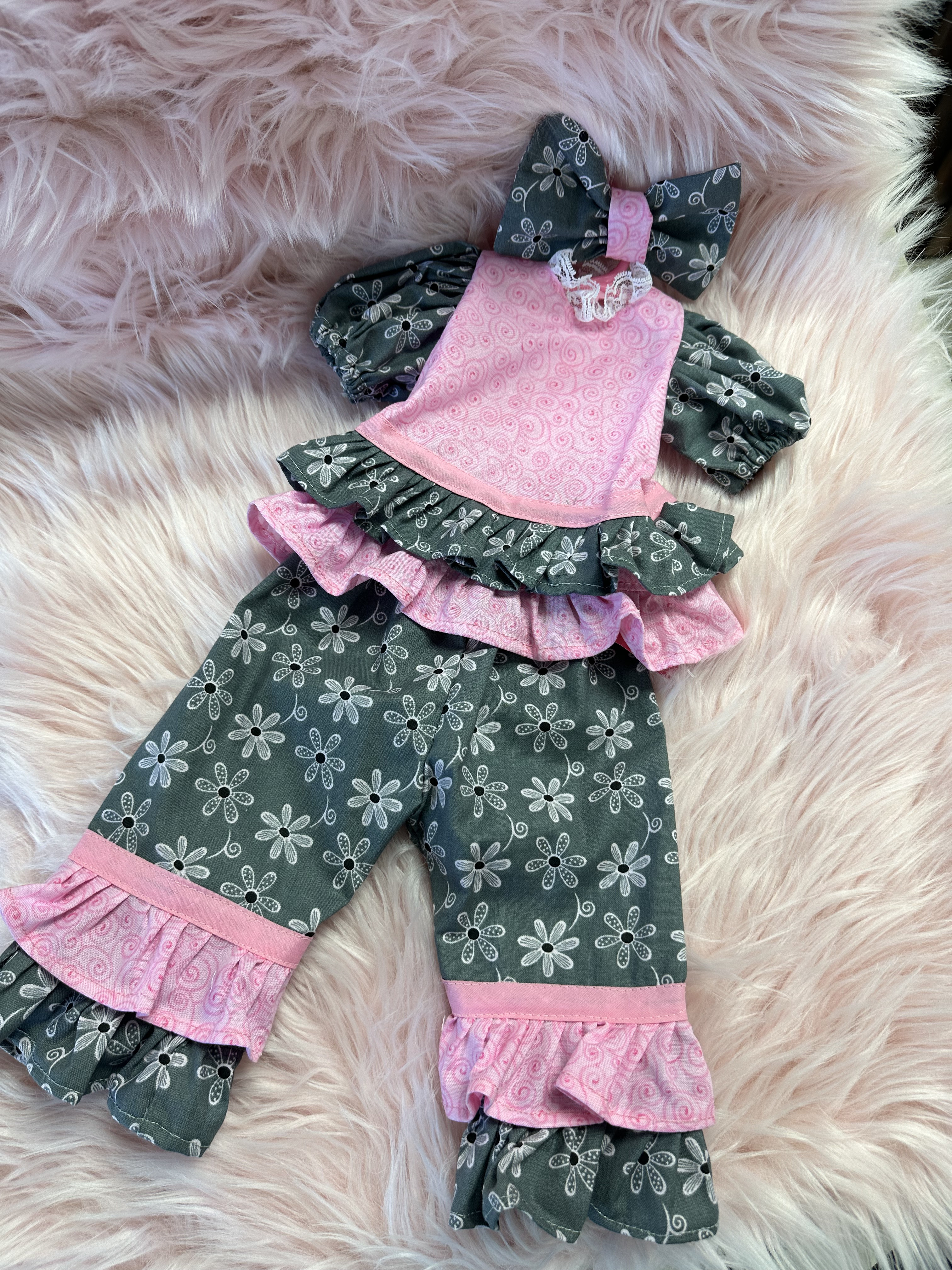 3 pc Gray and pink Daisy pant suit for doll